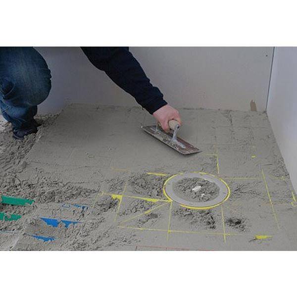 Screed application on Impey Aqua Grade floor former